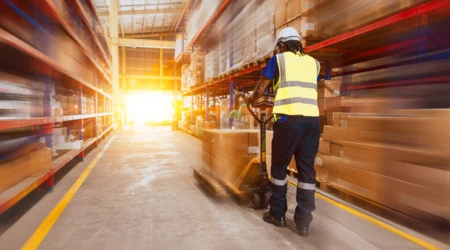 The most attractive operating model for Insourcing versus outsourcing decisions